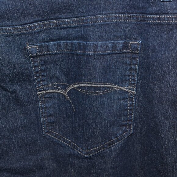 Plus Size 24W Faded Glory Super Dark Wash Denim Relaxed Fit Capri Jeans - Picture 8 of 10